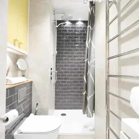 Apartamento Gorgeous Flat In Heart Of Clifton *